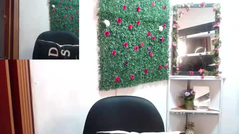 miia online show from 09/10/25, 12:05