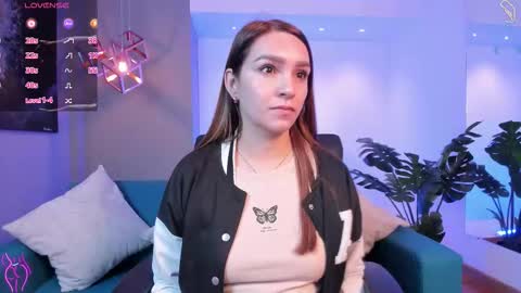 Miia 3 online show from 11/25/25, 11:21