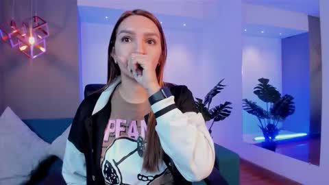 Miia 3 online show from 02/21/26, 11:55