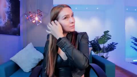 Miia 3 online show from 02/25/26, 11:31