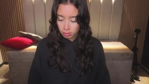 miiaa_evans1 online show from 01/12/26, 01:16