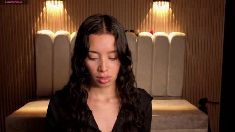 miiaa_evans1 online show from 03/31/26, 08:09