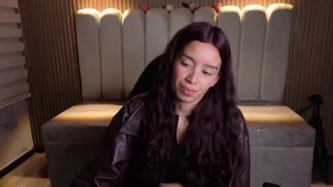 miiaa_evans1 online show from 07/11/26, 07:49
