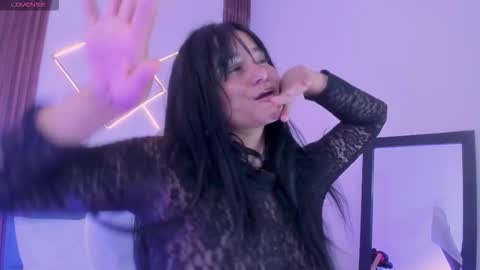 Mia  online show from 02/25/26, 01:43