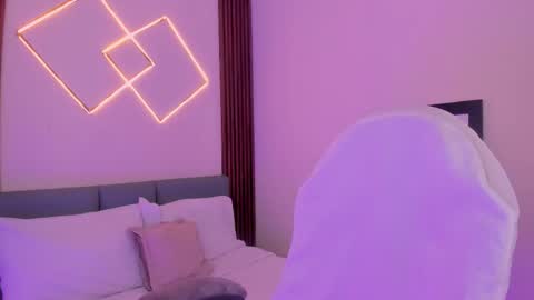 Mia  online show from 03/02/26, 01:29