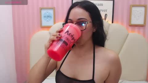 Snapshot of miichellbunny chatting on 04/13/26, 10:37 miichellbunny online show from 04/13/26, 10:37