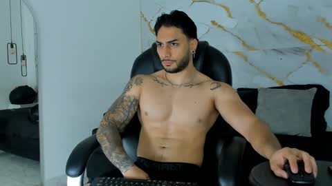 Daniel online show from 10/17/25, 01:14