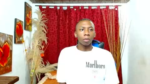 Snapshot of miilo18 chatting on 02/19/26, 01:07 milo online show from 02/19/26, 01:07