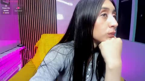 miilu  online show from 10/19/25, 03:51