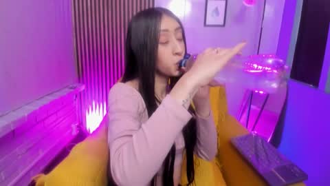 miilu  online show from 03/23/26, 12:09