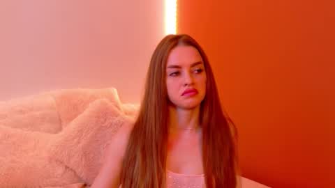 Amira online show from 11/03/25, 07:42