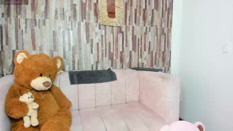 Snapshot of miissy__ chatting on 05/12/26, 07:44 miissy__ online show from 05/12/26, 07:44