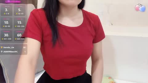 Snapshot of miixuuee chatting on 05/27/26, 01:57 Ema online show from 05/27/26, 01:57