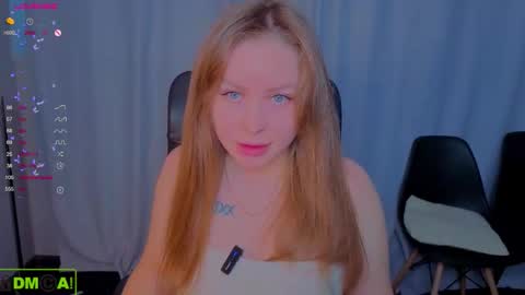 Mika online show from 11/17/25, 02:17