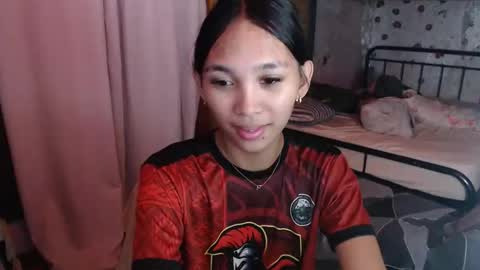 Snapshot of mika_cora chatting on 05/20/26, 04:57 MIKA online show from 05/20/26, 04:57