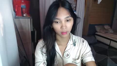 Snapshot of mika_cora chatting on 05/24/26, 11:10 MIKA online show from 05/24/26, 11:10