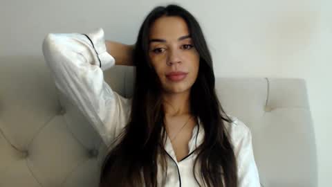 Mika online show from 10/25/25, 07:30