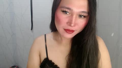 Hi im Avah online show from 04/17/26, 08:23