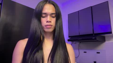 mika_pedersen online show from 10/06/25, 12:02