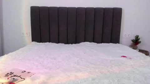 Mika online show from 02/15/25, 11:03