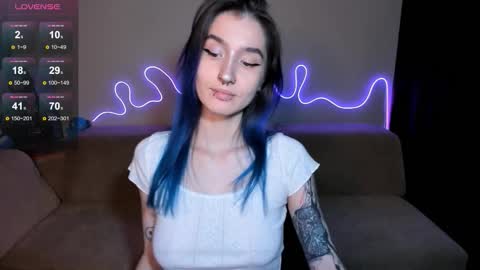 Mika online show from 09/20/25, 05:03