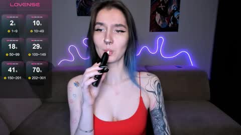 Mika online show from 04/06/26, 10:27