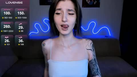 Snapshot of mika_reid chatting on 06/06/26, 10:09 Mika online show from 06/06/26, 10:09