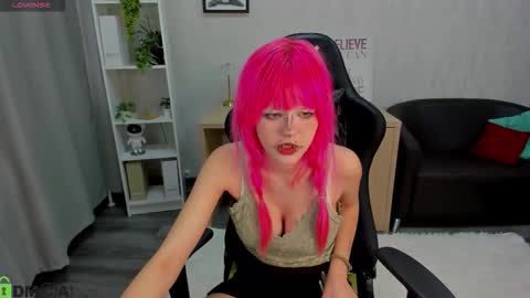 Snapshot of mika_vatashi chatting on 03/03/26, 07:58 Mika online show from 03/03/26, 07:58