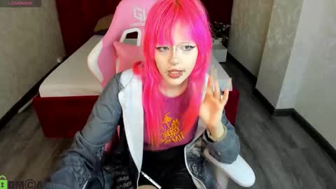 Snapshot of mika_vatashi chatting on 03/04/26, 07:47 Mika online show from 03/04/26, 07:47