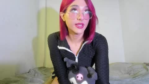 mika_velvet online show from 10/03/25, 09:34