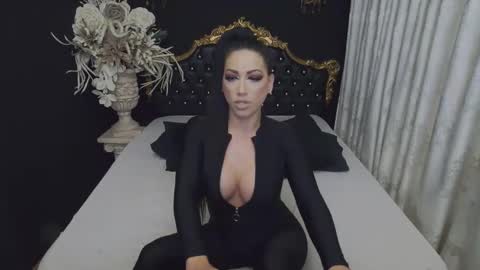 Mikaela online show from 10/13/25, 03:17