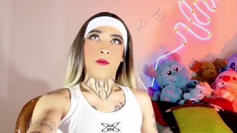 mikaelarangel online show from 06/18/26, 04:24