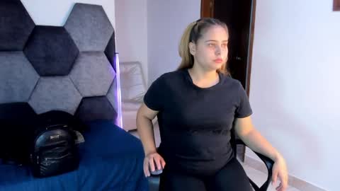 Snapshot of mikaelastonne chatting on 05/15/26, 06:48 Mikaela blondie bigass online show from 05/15/26, 06:48