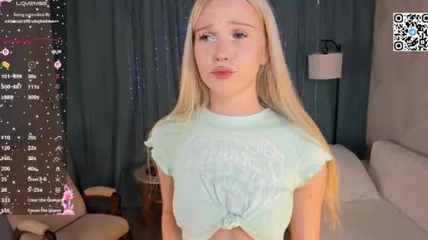 Angel girl online show from 04/12/26, 08:58