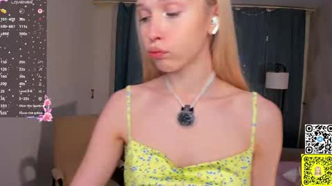 Snapshot of mikaelataron chatting on 06/02/26, 08:00 Angel girl online show from 06/02/26, 08:00
