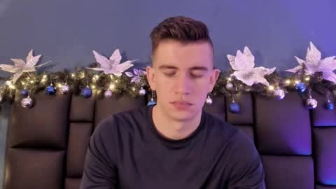 mikael online show from 12/23/25, 03:26