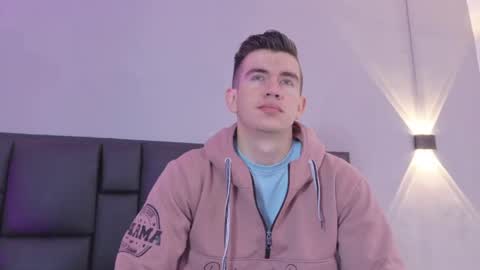 mikael online show from 04/12/26, 05:01