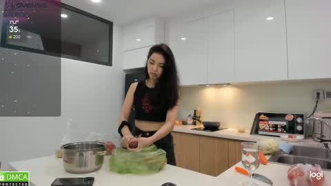 Miko now i live in Vietnam online show from 02/18/25, 12:39