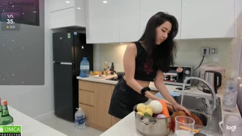 Miko now i live in Vietnam online show from 02/18/25, 03:43