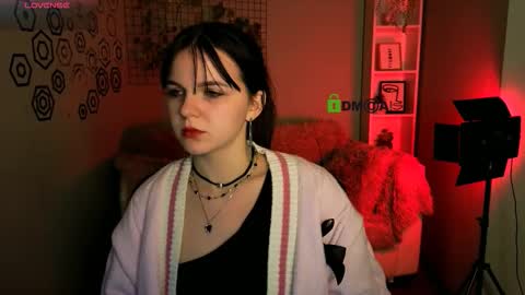 Mika online show from 11/23/25, 02:28