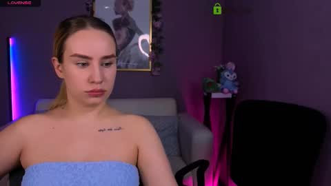 Mika online show from 02/04/26, 08:36