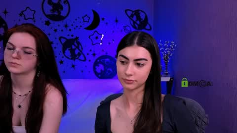 Mika online show from 04/08/26, 06:13