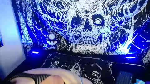 Mika online show from 04/20/26, 10:33