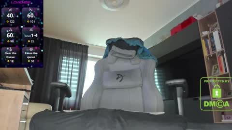 Mika online show from 12/04/25, 09:07