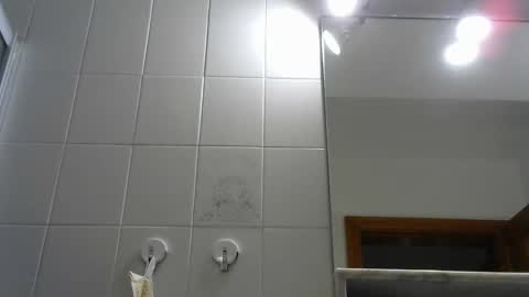 Snapshot of mike26051 chatting on 01/23/25, 01:02 mike26051 online show from 01/23/25, 01:02