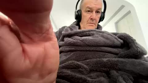 Snapshot of mike26051 chatting on 02/26/25, 12:25 mike26051 online show from 02/26/25, 12:25