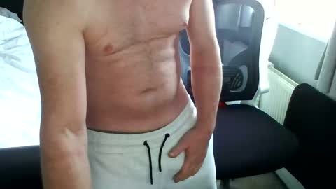 Snapshot of mike454084 chatting on 02/07/26, 11:36 mike454084 online show from 02/07/26, 11:36