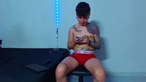 Mike IMDEPENDIENT MODEL online show from 10/05/25, 03:32