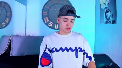 Mike 0233 online show from 01/03/25, 04:00