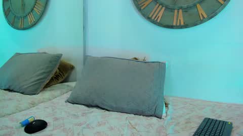 Mike 0233 online show from 02/05/25, 07:07